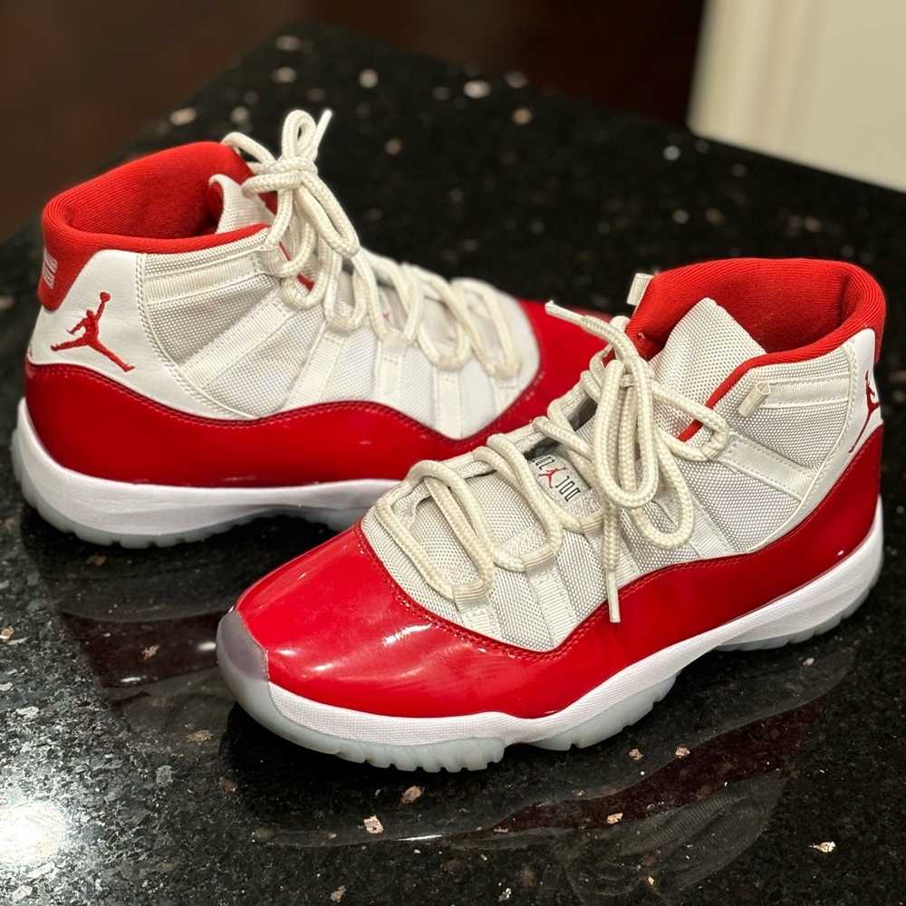 Jordan Cherries size 9 men’s